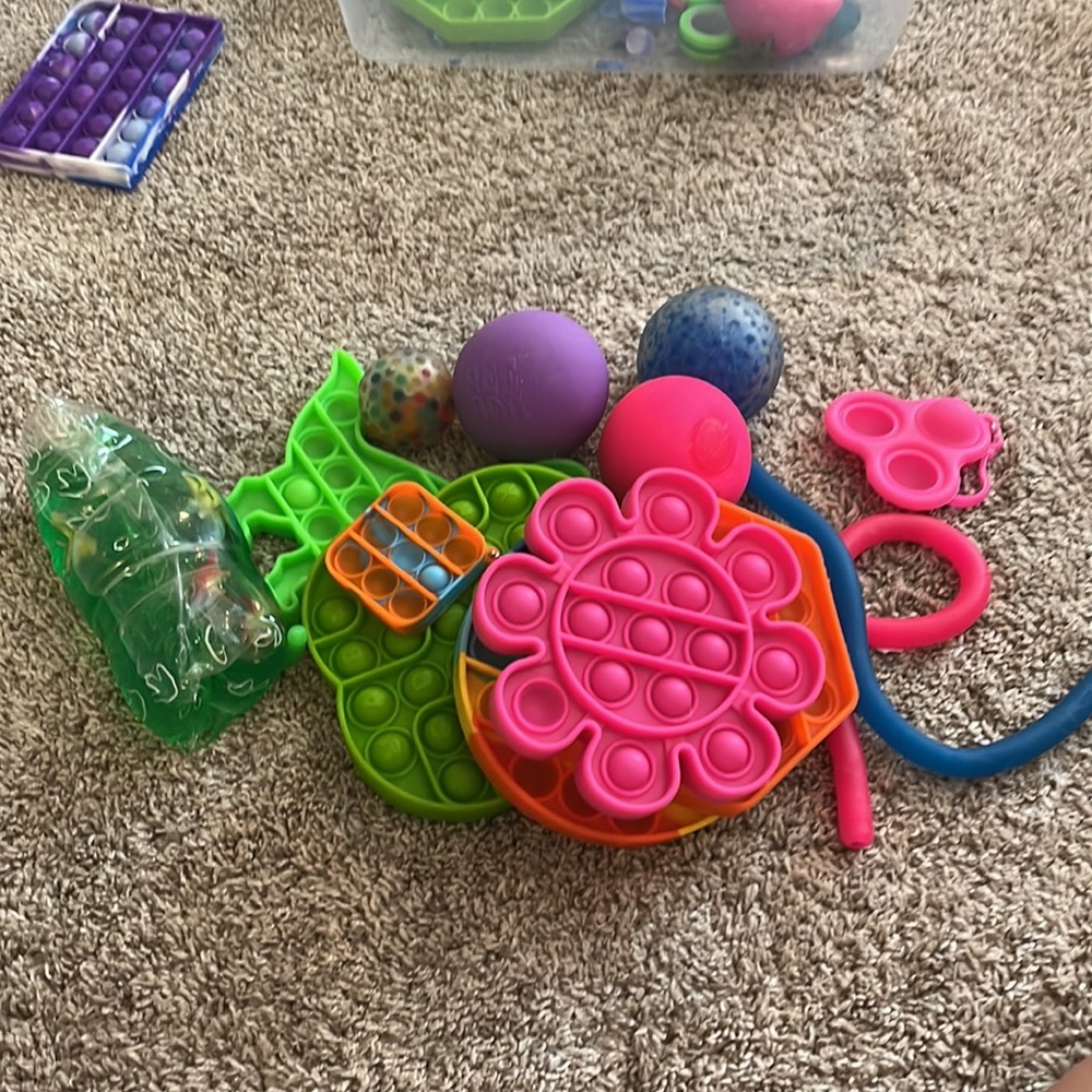 Fidget package - Picture 2 of 3
